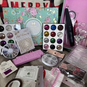 Nail Kit Lot 💅🏻 manicure